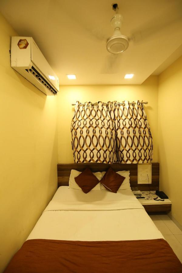 Airport Metro Hotel Bombaim Exterior foto
