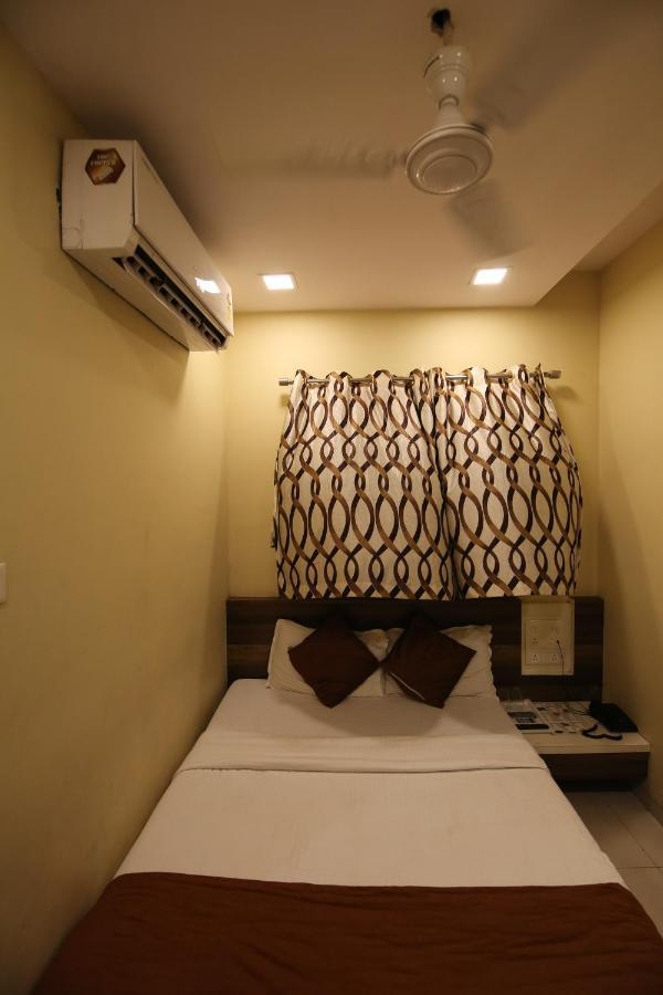 Airport Metro Hotel Bombaim Exterior foto